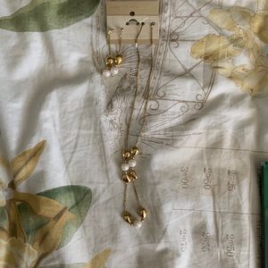 Earring and necklace set